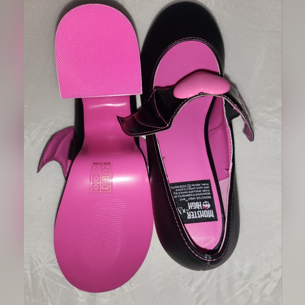 YRU Draculaura Black/Pink Platform Heels 10 Womens - Picture 3 of 4